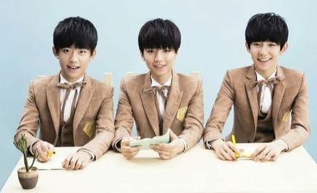 王以轩是tfboys的 什么