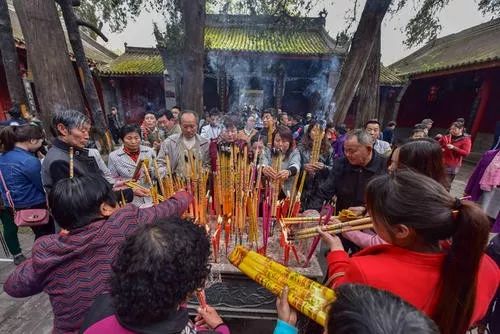 清明节为何要祭拜祖先?