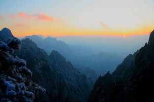 层峦叠嶂的拼音，层峦叠嶂分高下,翠霭晴岚晕淡浓